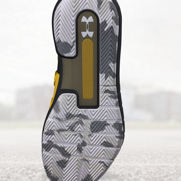 Men’s custom basketball shoes main image 5